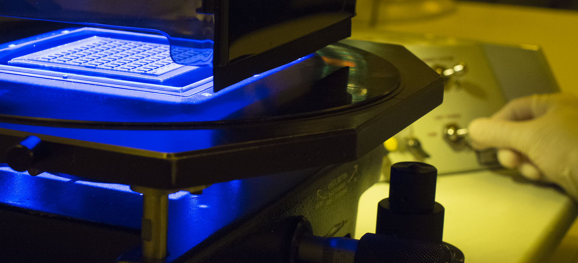 Exposure of photoresist during thin film fabrication